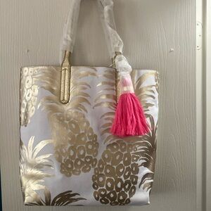 Lilly Pulitzer NWT reversible shopper tote!!!